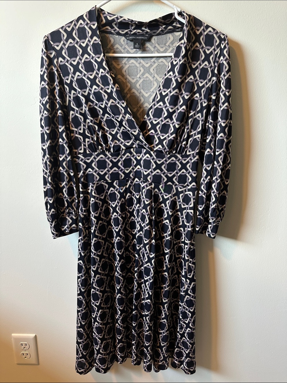 BANANA REPUBLIC Silk Blend Navy Dress with Cream and Lilac Link Pattern